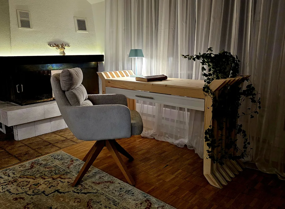 Schreibtisch Zen mit grosser Schublade