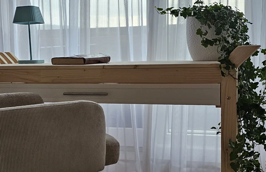 Schreibtisch Zen mit grosser Schublade