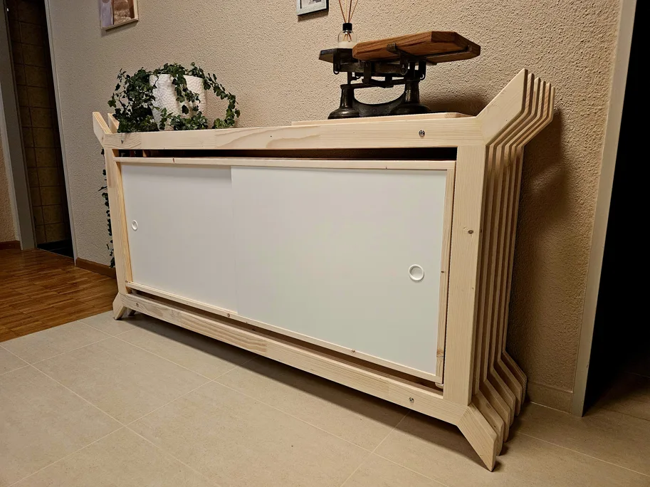 Sideboard / Regal Katana